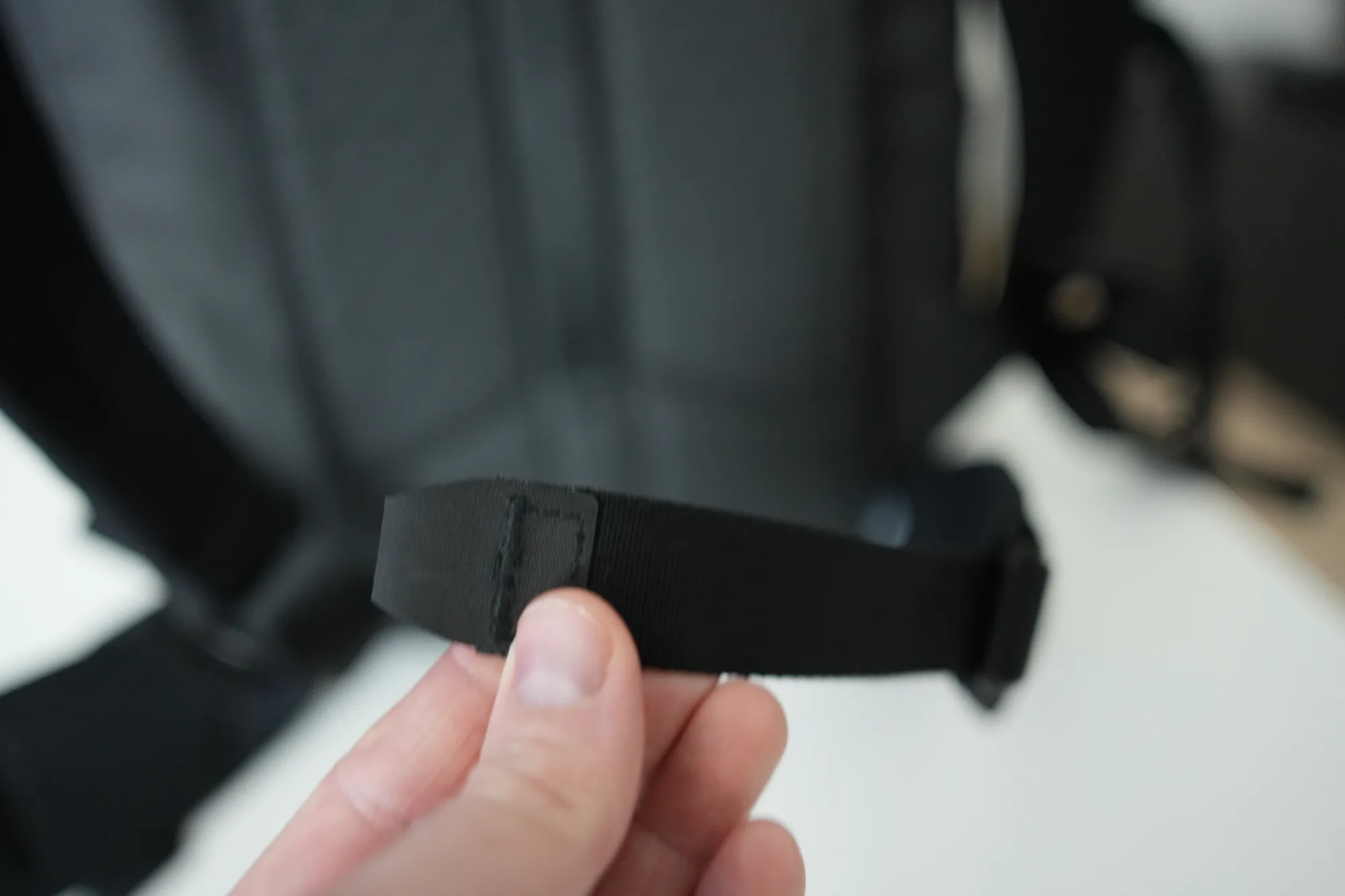 Peak Design hip belt webbing and stitching quality detail