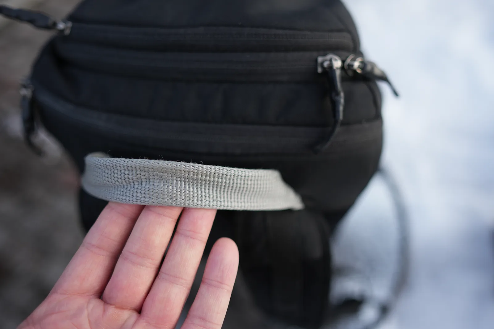 Thule Chasm 26L bottom grab handle for briefcase-style carry