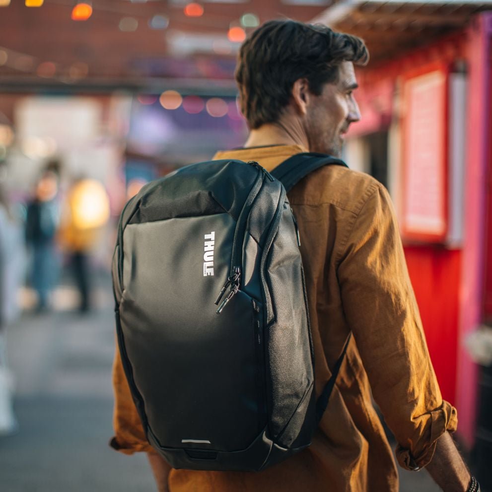Person commuting with the Thule Chasm 26L backpack