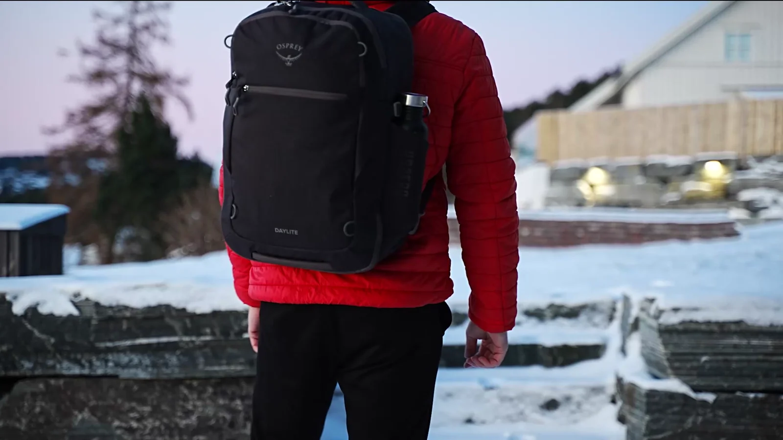 Person wearing the Osprey Daylite 35 seen from behind