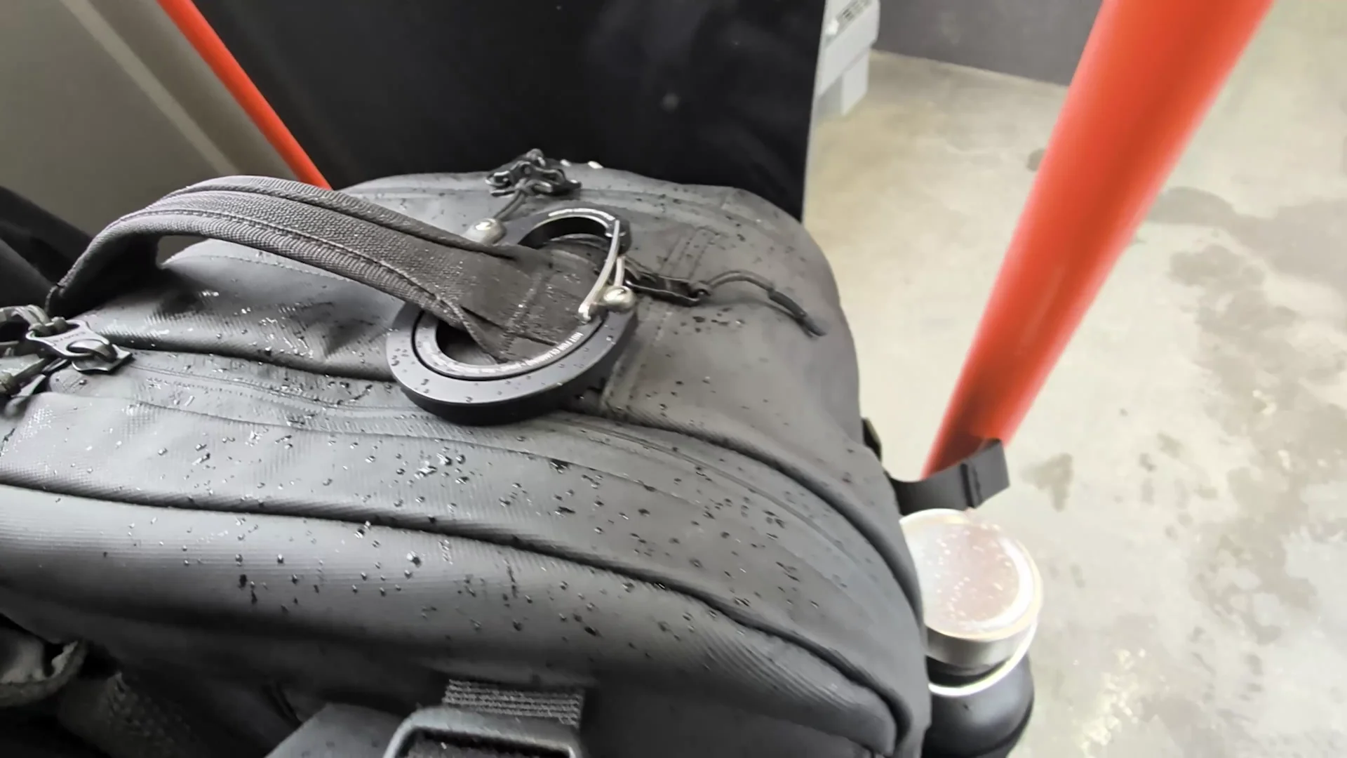 stubble co 40l waterproof rain droplets